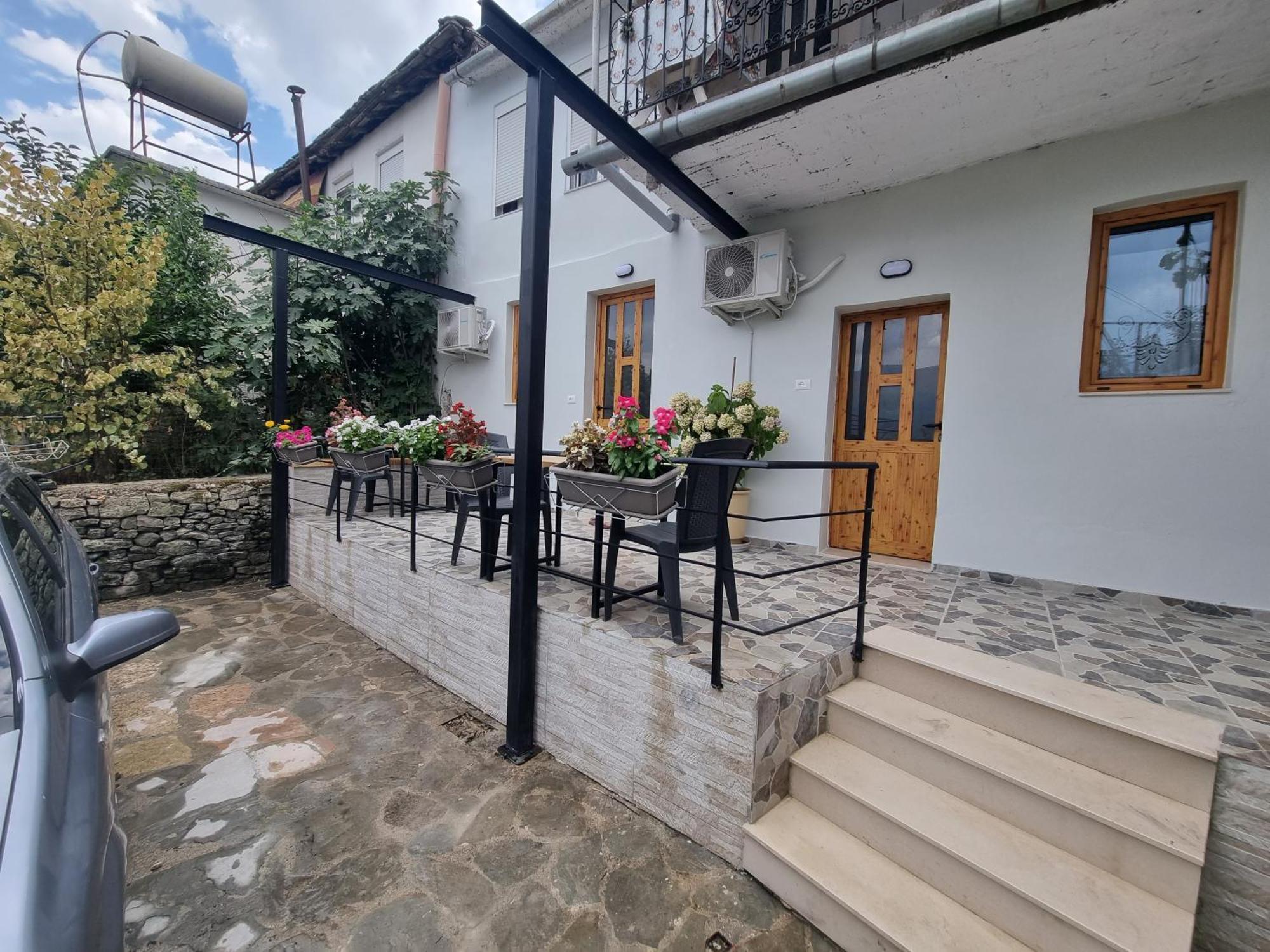 Bed and Breakfast Tony'S Terrace Gjirokastra Zewnętrze zdjęcie